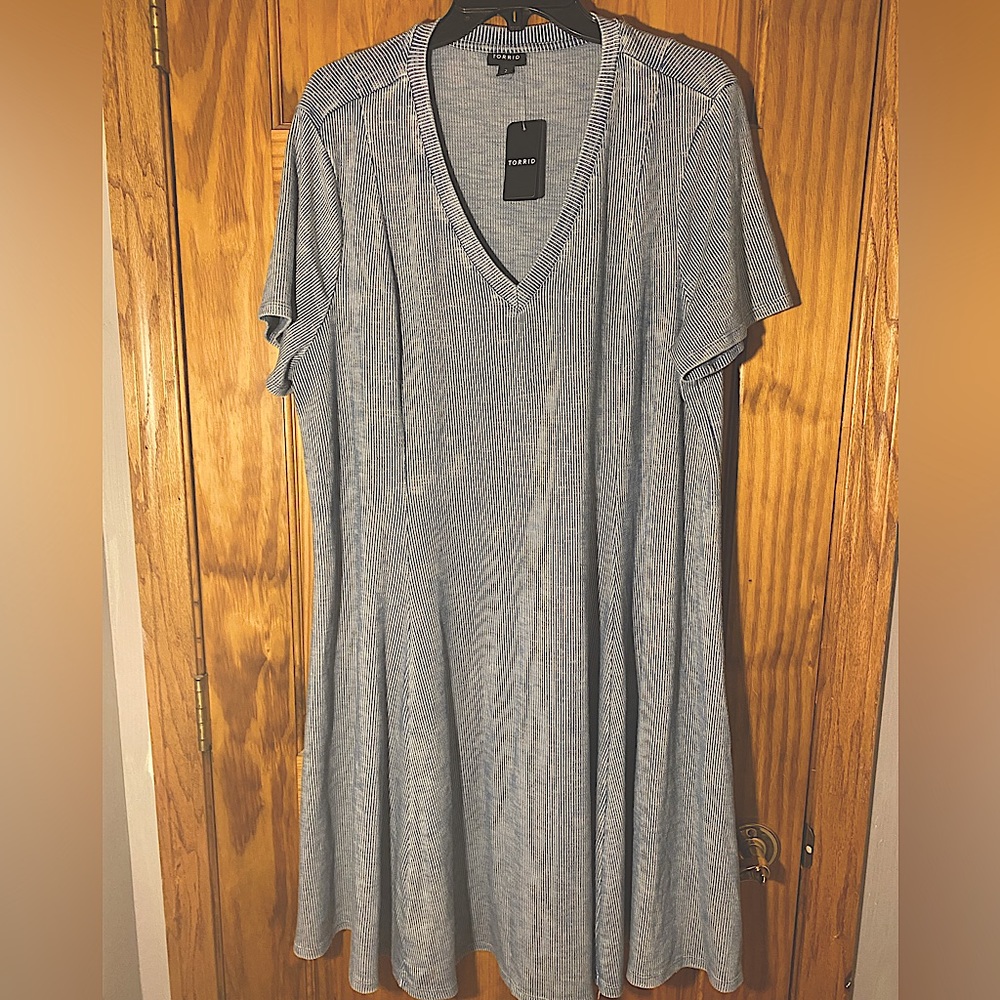 Torrid fit and flare size 2 NWT